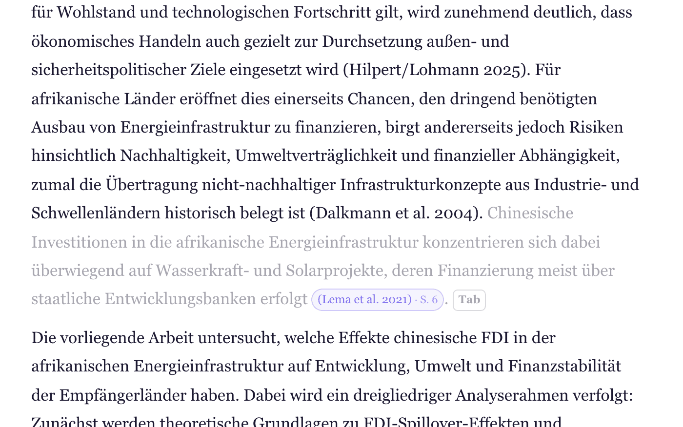 Editor mit grauem Fortsetzungsvorschlag, Beleg-Badge mit Seitenzahl und Tab-Hinweis.