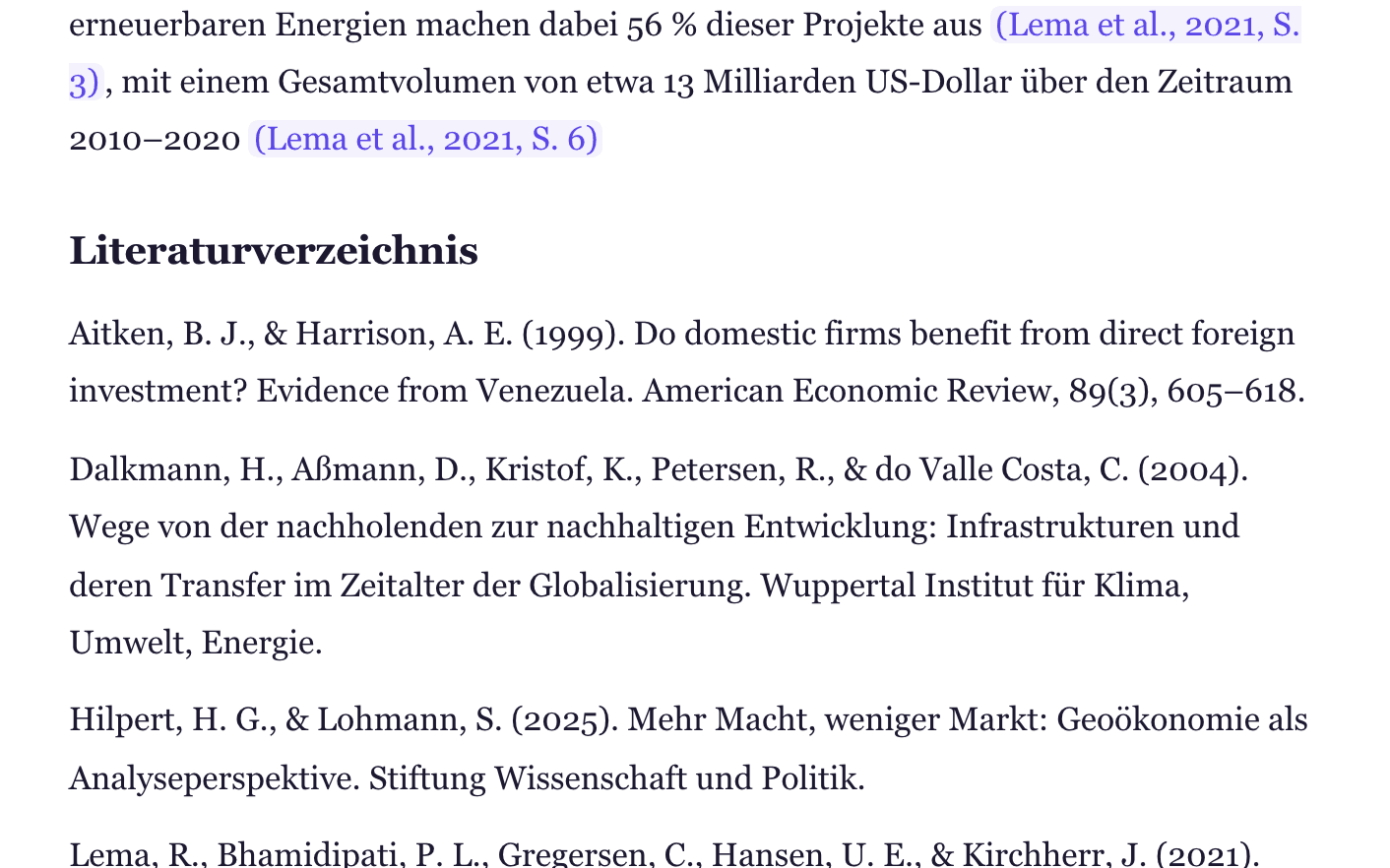 Fertiges Literaturverzeichnis im APA-Stil unter dem Text, automatisch aus den Zitaten erzeugt.