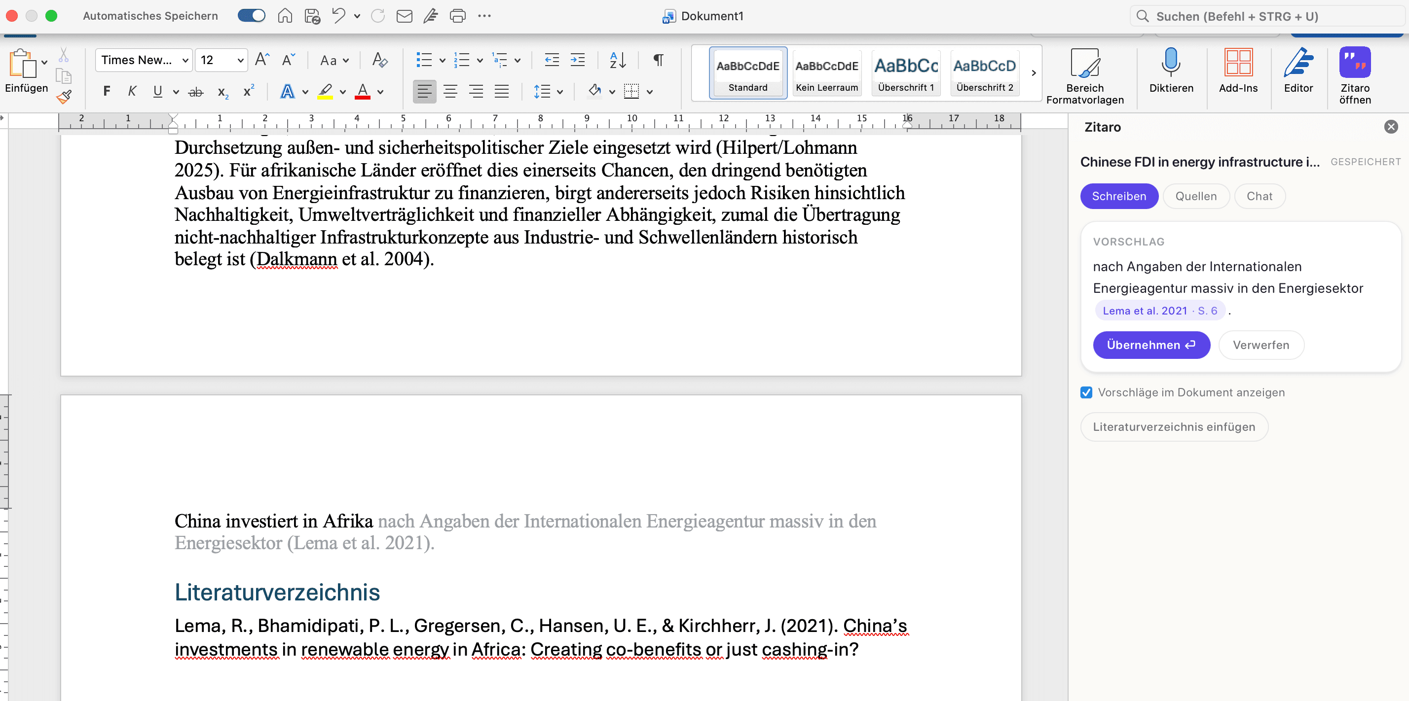 Microsoft Word mit dem Zitaro-Add-in: grauer Fortsetzungsvorschlag im Dokument, im Taskpane der Beleg „Lema et al. 2021 · S. 6“ und darunter das Literaturverzeichnis.